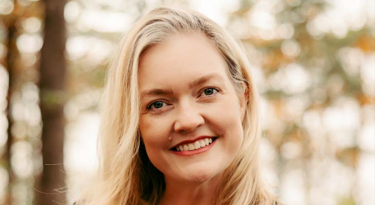 colleen hoover leftright desktop.jpg