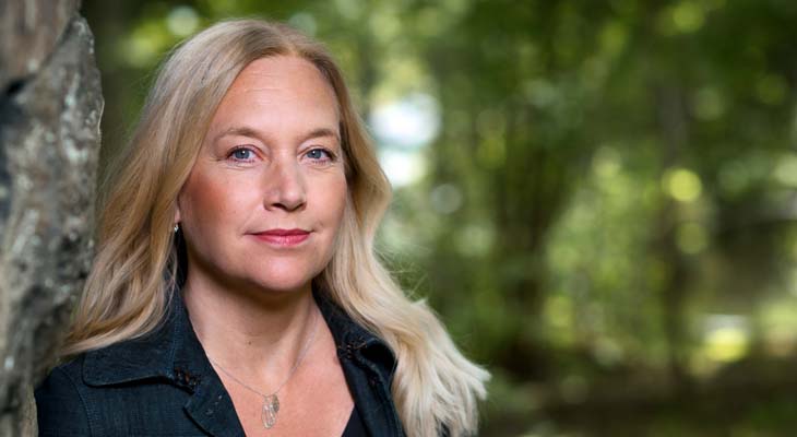 paula riccius leftright desktop.jpg